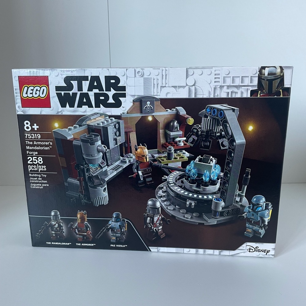 LEGO 75319 The Armorer's Mandalorian Forge